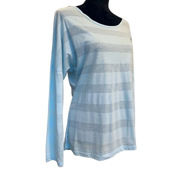 𝅺WOMEN'S Light Blue Long Sleeve Athletic Wear Top - Picture 1 of 5